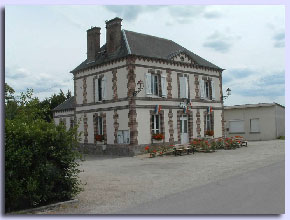 Photo de la mairie de Gisay la Coudre.